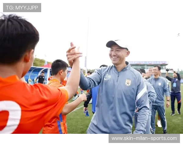足球联赛推动俱乐部青训的社会化投入与监督并行，足球青训俱乐部规划